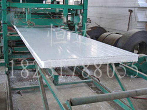 彩鋼復(fù)合板成型機